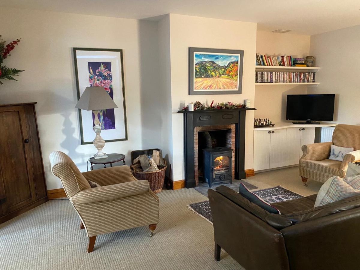 Spacious Cottage - Walk To Crieff Exterior photo