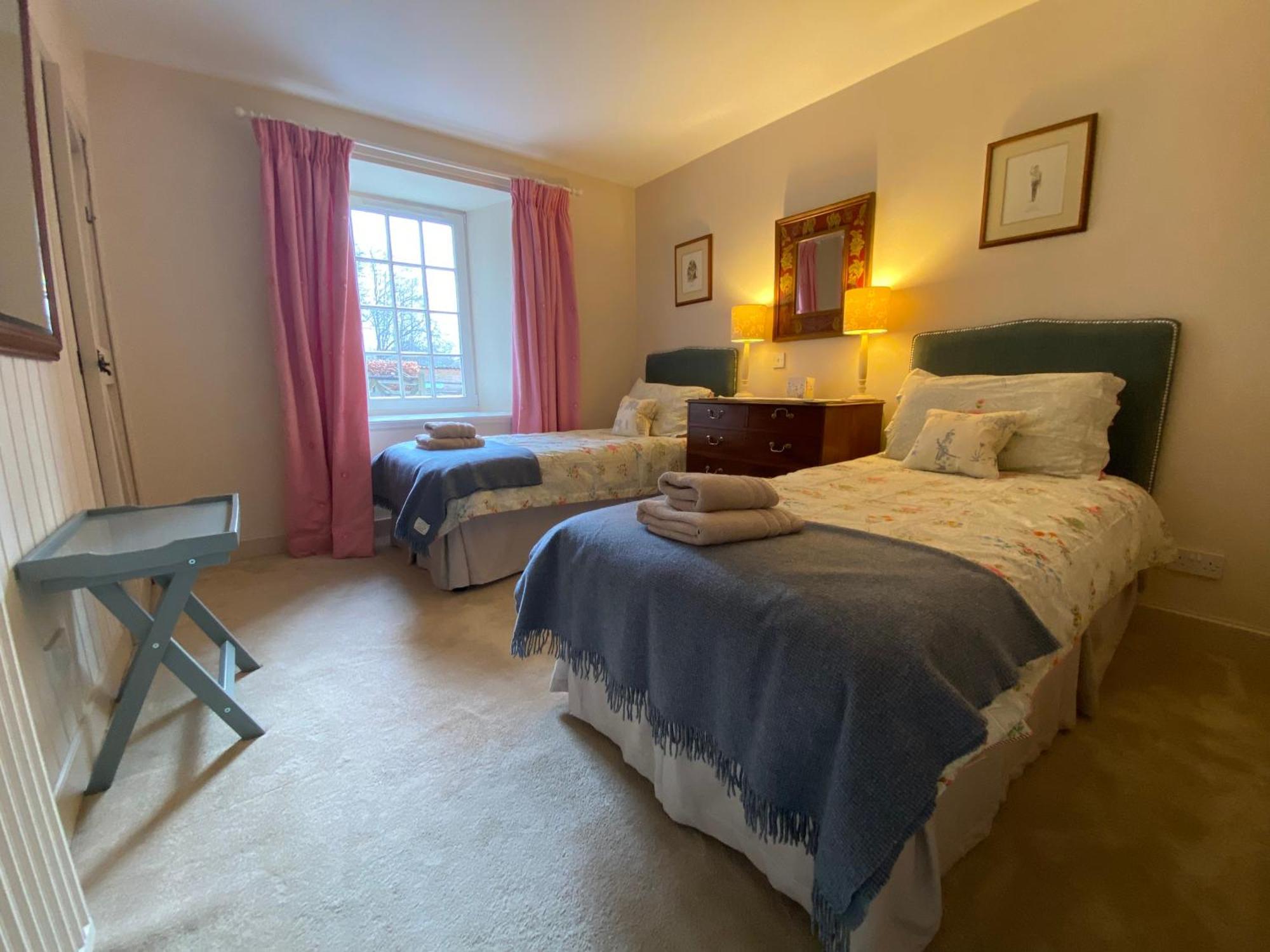 Spacious Cottage - Walk To Crieff Exterior photo